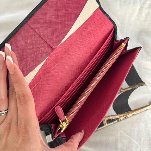 Prada Black Leather Chain crossbody bag wallet on chain - Picture 8 of 14